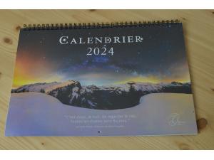 Calendrier photo mural avec perage