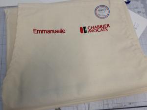 Tablier avec marquage personnalis par broderie logo client